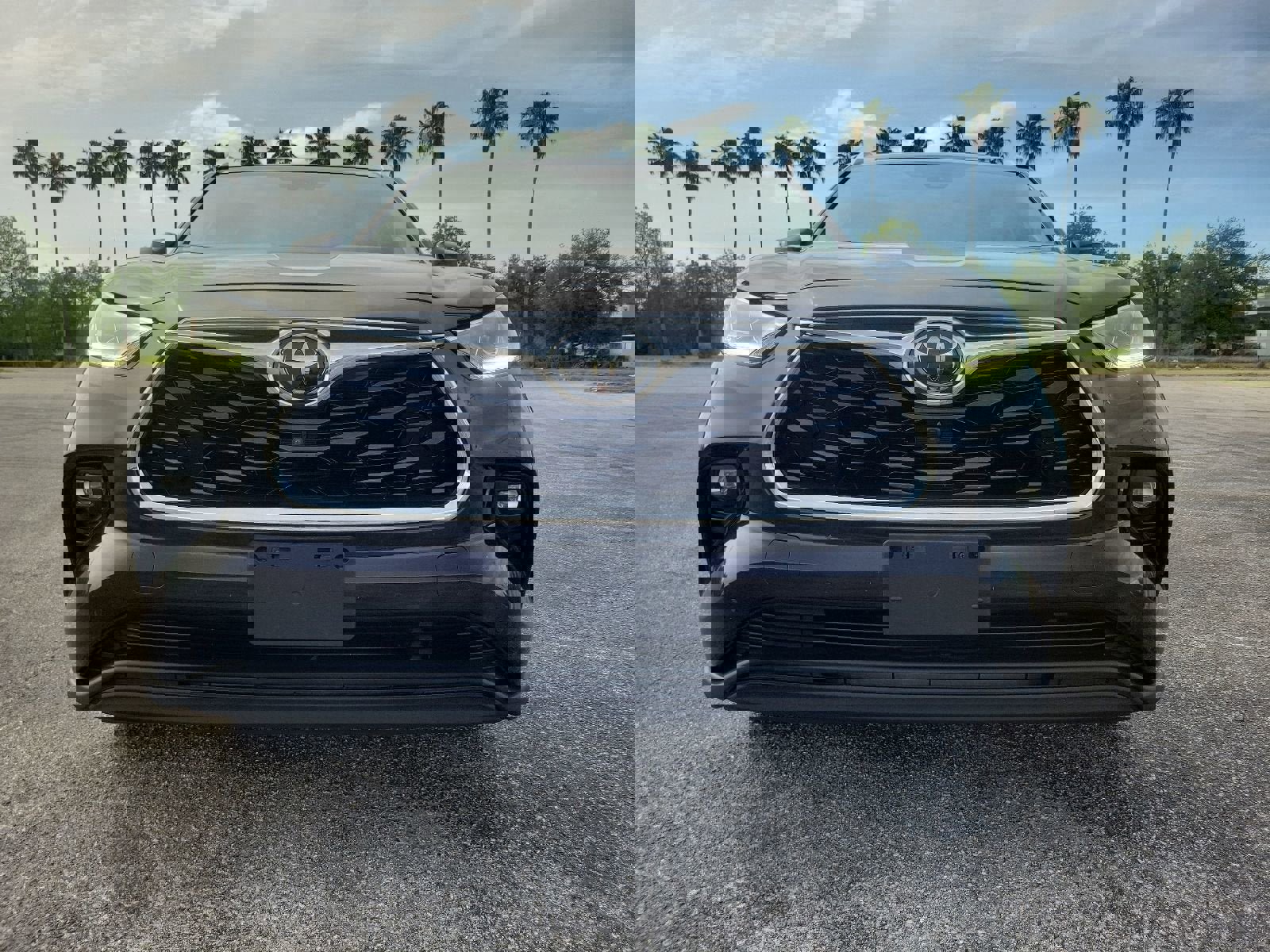 Used 2020 Toyota Highlander Limited FWD image 3