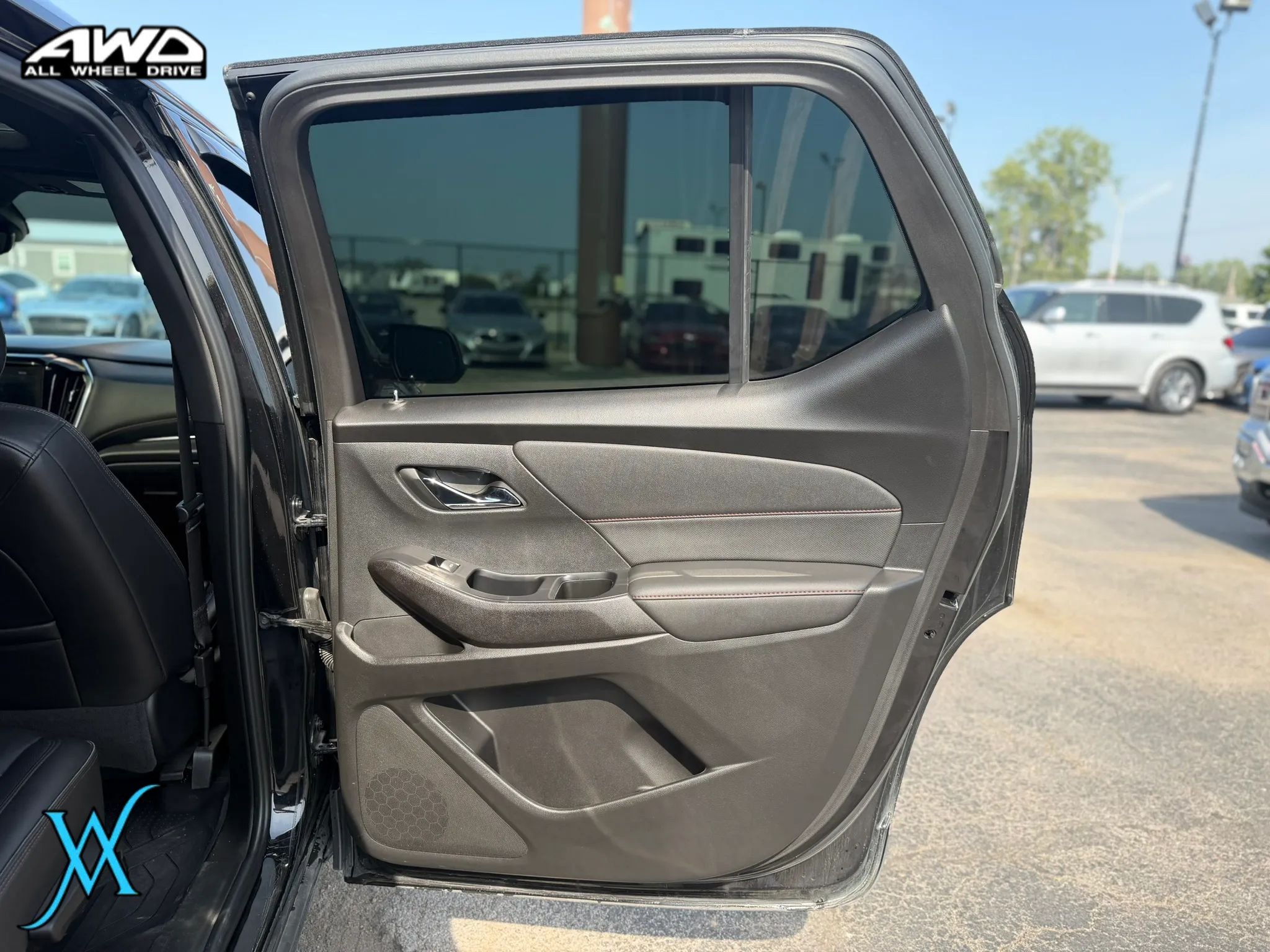 Used 2023 Chevrolet Traverse RS w/ LPO, Floor Liner Package AWD/4WD image 18