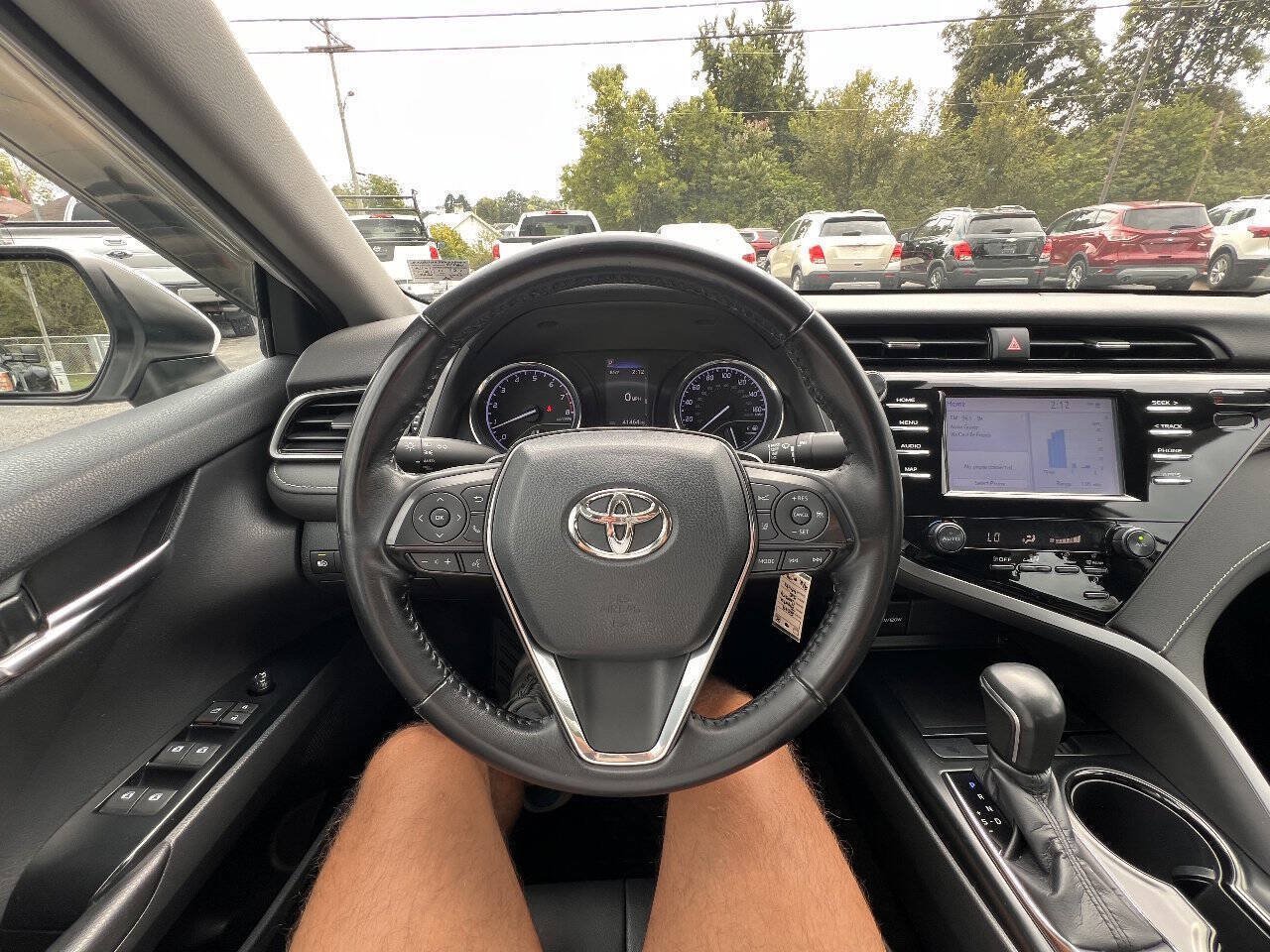 Used 2019 Toyota Camry SE FWD image 21