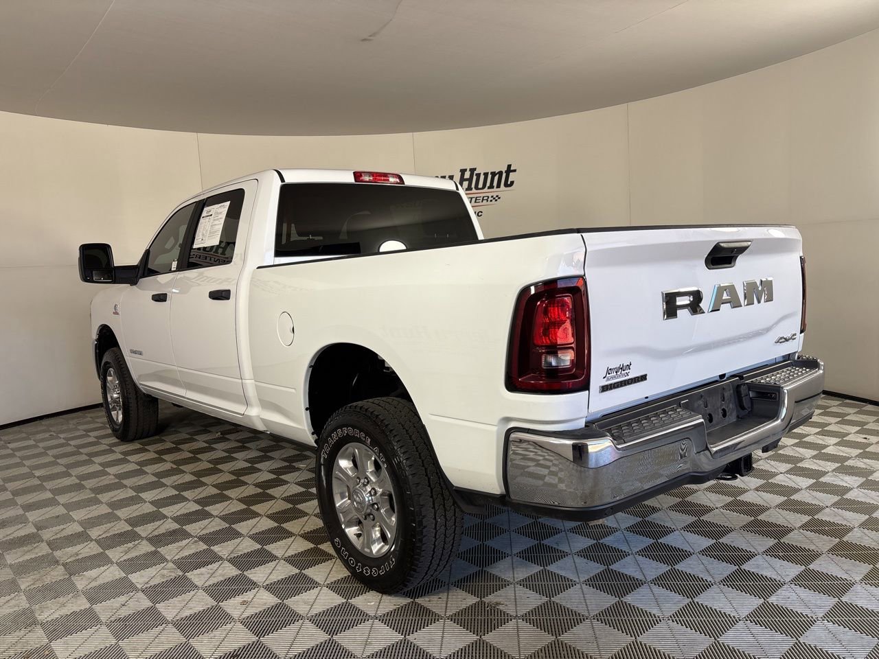 Used 2025 RAM 2500 Big Horn AWD/4WD image 6