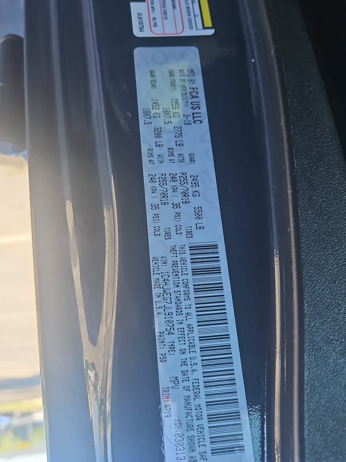 Used 2018 Jeep Wrangler Unlimited Sahara w/ Connectivity Group image 21