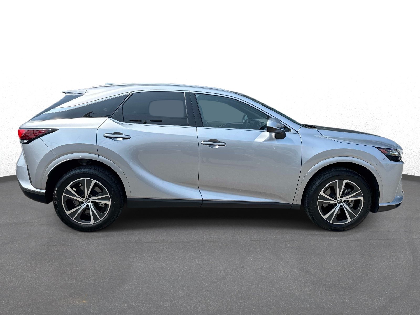 Used 2024 Lexus RX 350 Premium w/ Accessory Package (Z1) FWD image 2