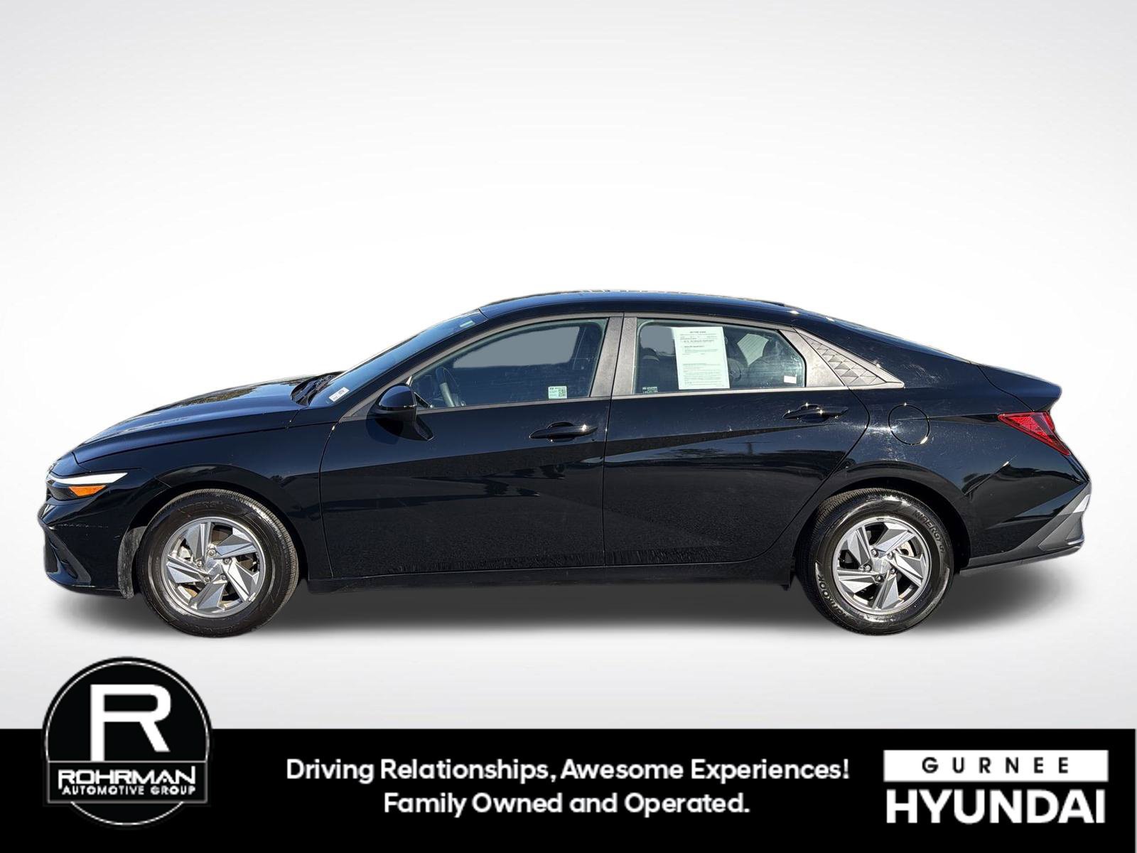 Certified 2024 Hyundai Elantra SE FWD image 5