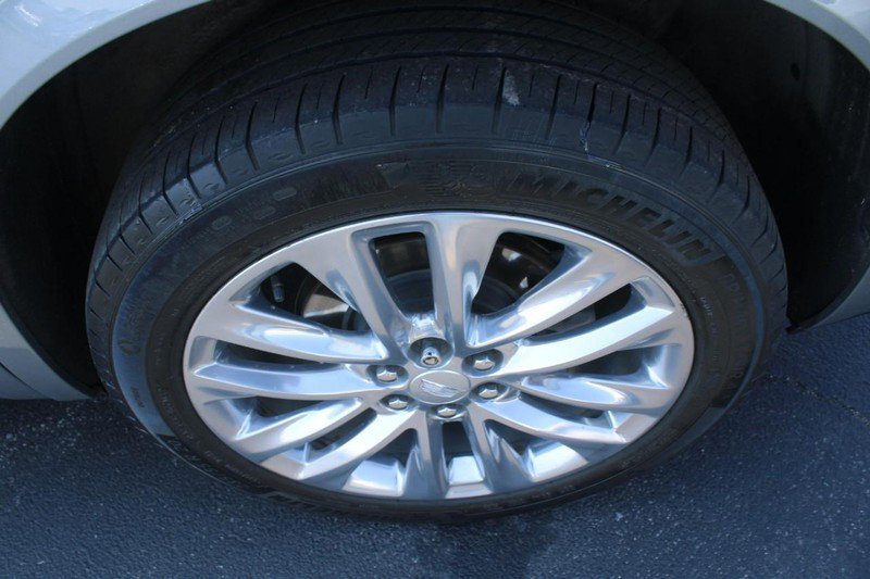 Used 2023 Cadillac XT6 Premium Luxury w/ Technology Package image 6