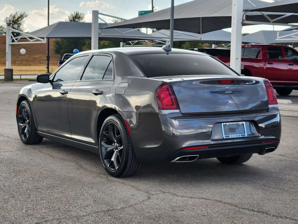 Used 2023 Chrysler 300 Touring w/ Sport Appearance Package RWD image 7