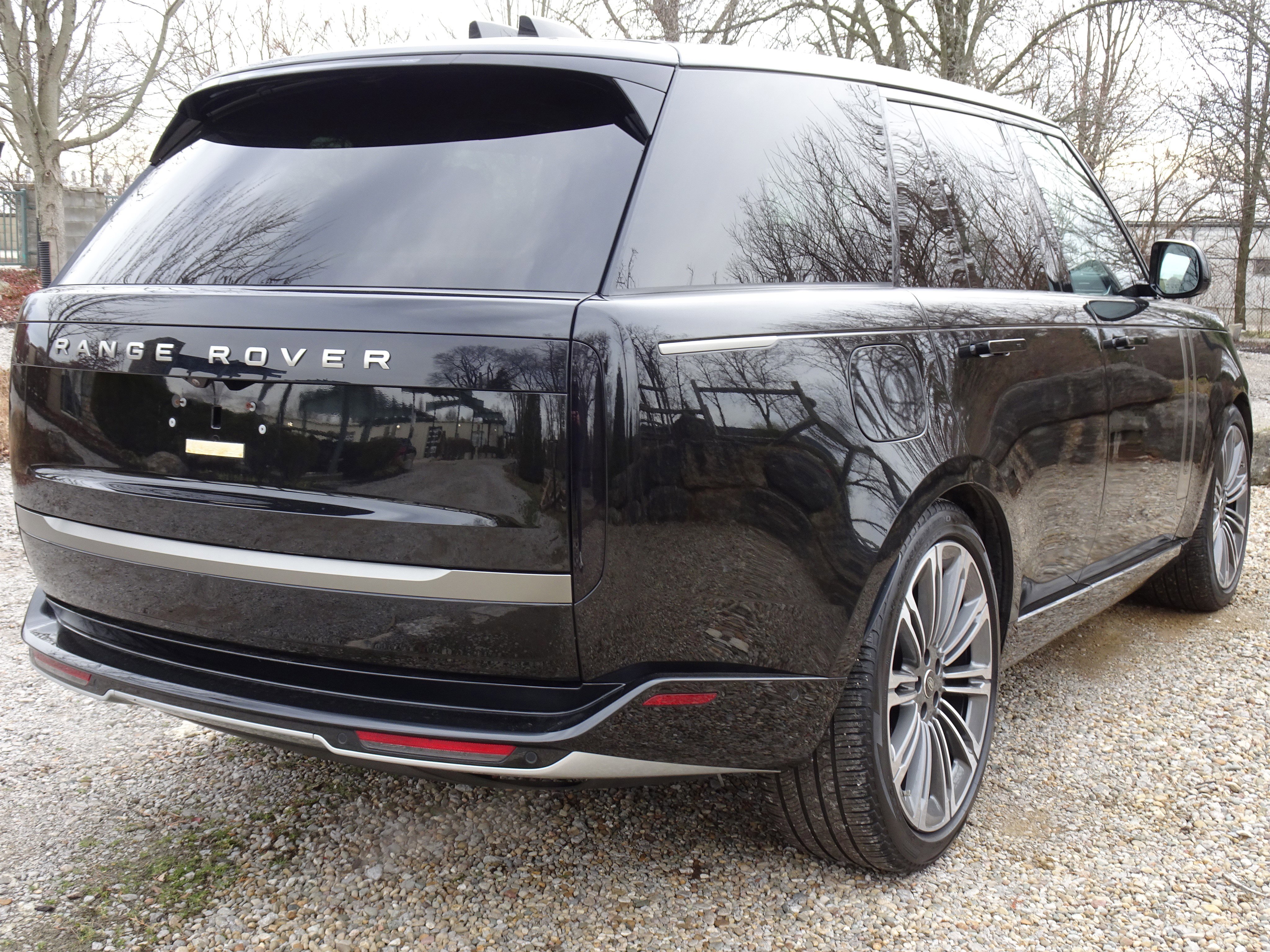 Certified 2024 Land Rover Range Rover SE image 10