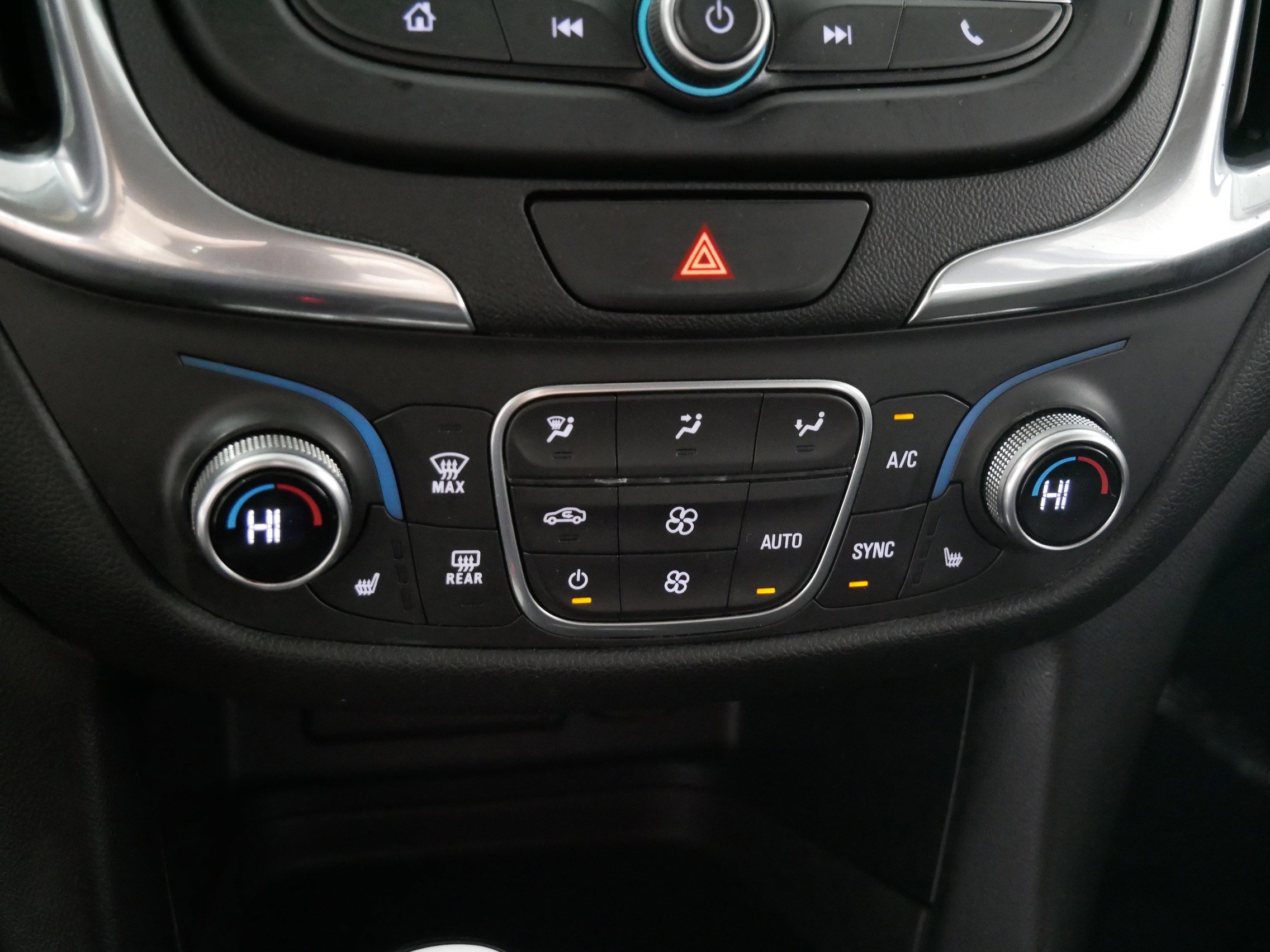 Used 2019 Chevrolet Equinox LT image 23