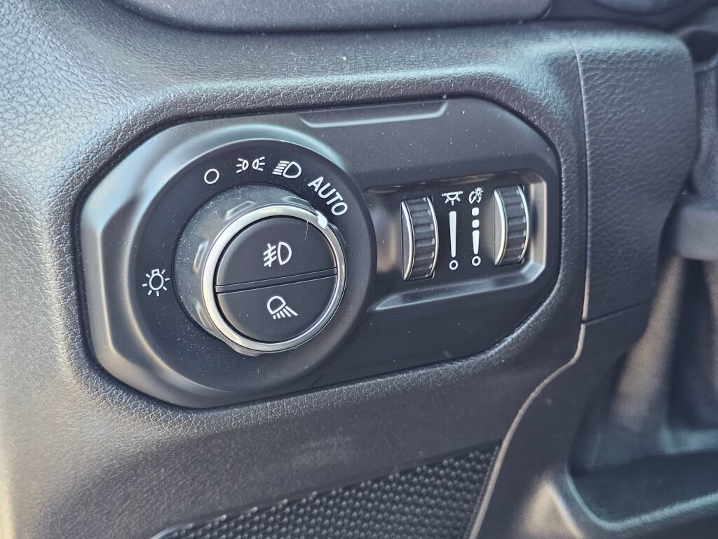 Used 2021 Jeep Gladiator Mojave AWD/4WD image 25