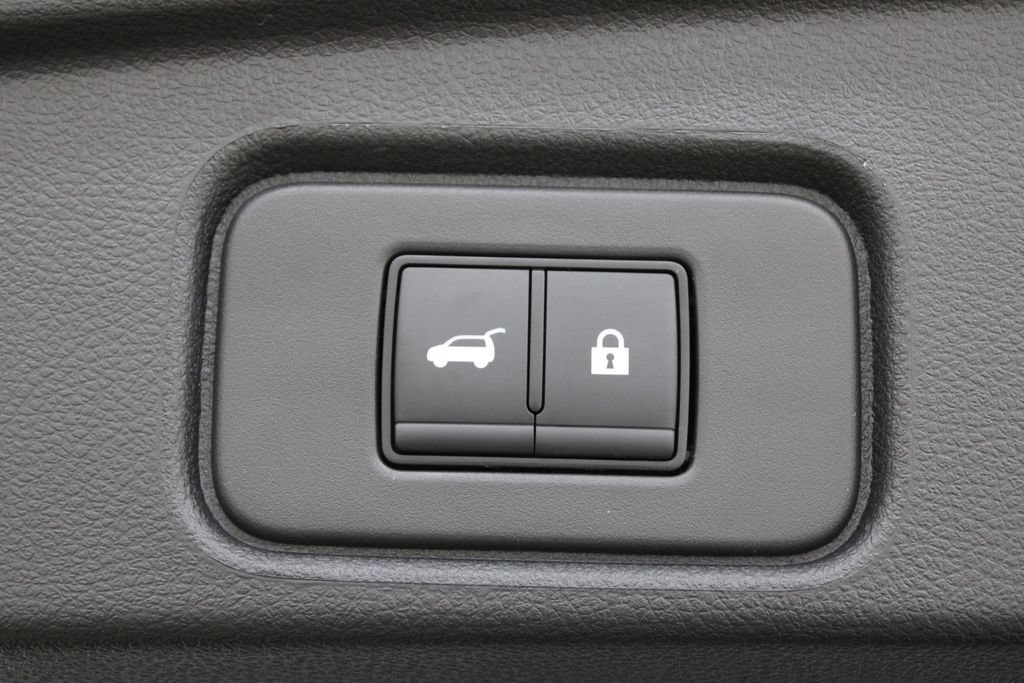 Used 2026 Nissan Pathfinder SV FWD image 30