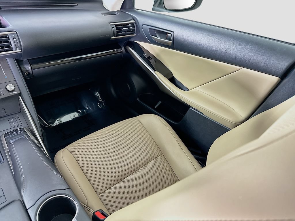Used 2019 Lexus IS 300 AWD image 26