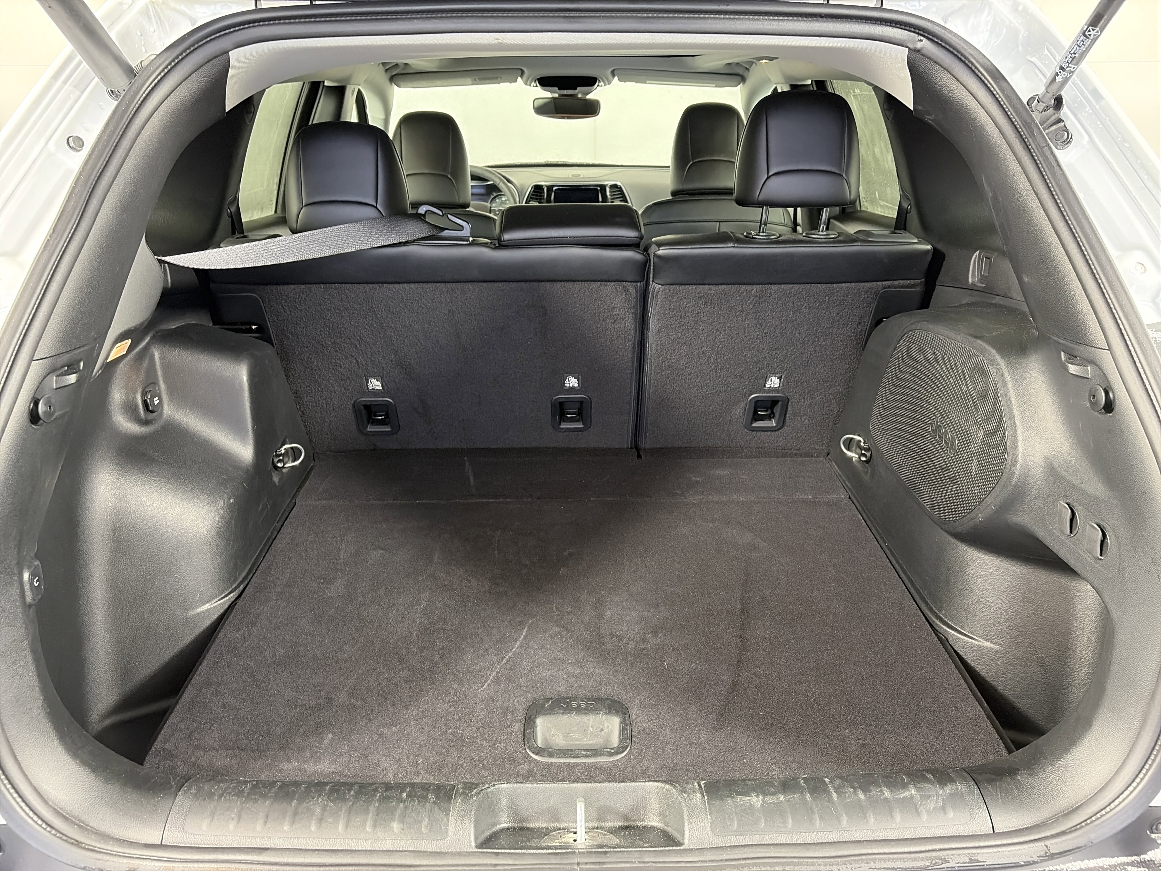 Used 2022 Jeep Cherokee Limited image 14