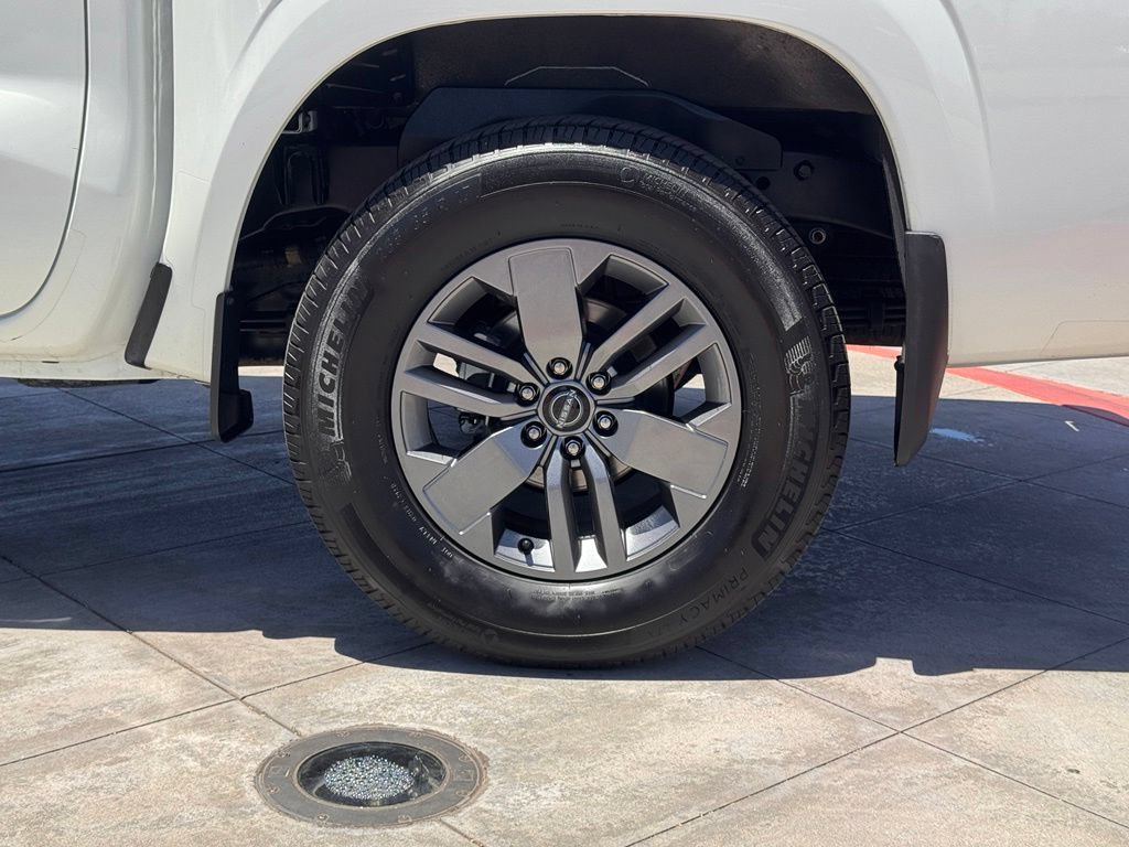 Certified 2025 Nissan Frontier SV RWD image 10