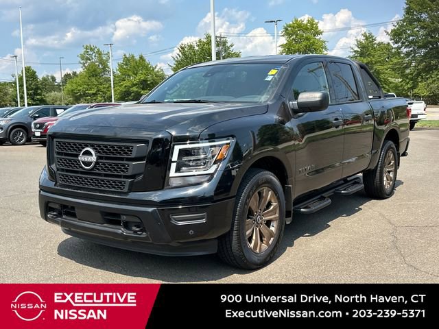 Certified 2024 Nissan Titan SV w/ SV Bronze Edition Package image 5