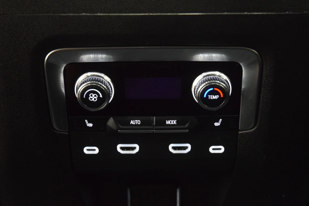 Used 2024 GMC Yukon XL Denali Ultimate AWD/4WD image 48