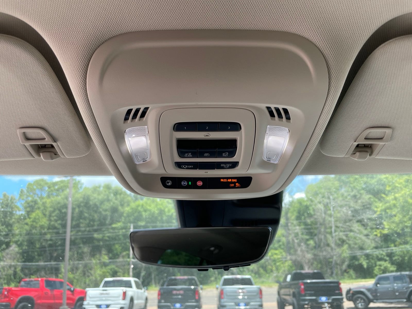 Used 2023 Buick Envision Avenir AWD/4WD image 25
