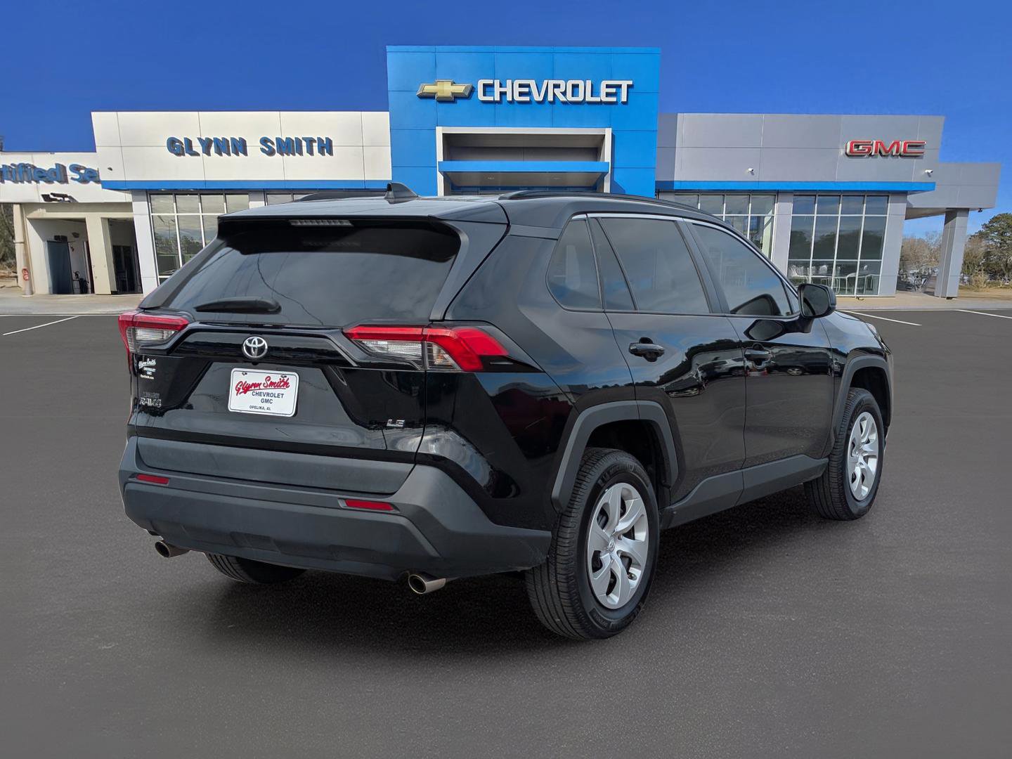 Used 2020 Toyota RAV4 LE image 8