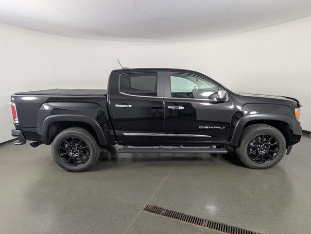 Used 2022 GMC Canyon Denali w/ Denali Black Edition Package image 8