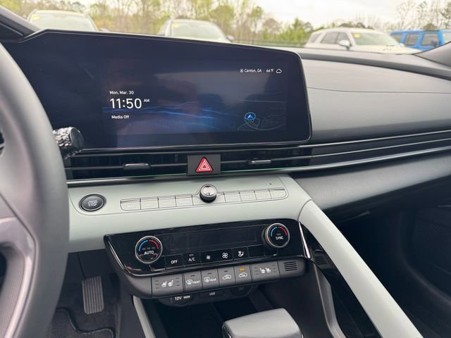 Used 2025 Hyundai Elantra Limited image 24