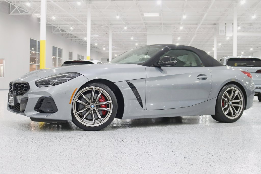 Used 2023 BMW Z4 M40i w/ Premium Package RWD image 2