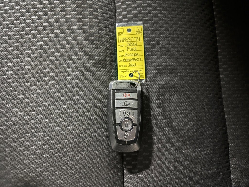 Certified 2024 Ford Escape Base image 9