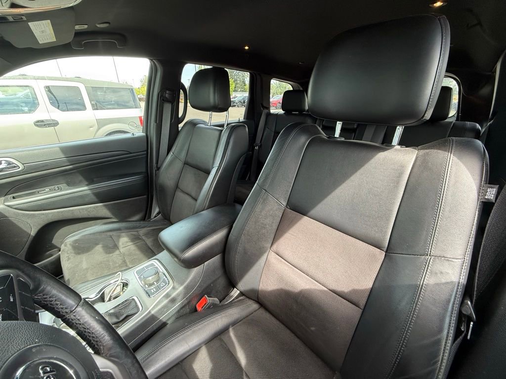 Used 2020 Jeep Grand Cherokee Laredo w/ Quick Order Package 2BN North image 9