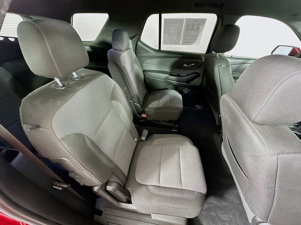 Used 2023 Chevrolet Traverse LT image 37