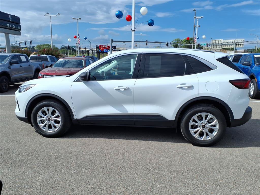 Certified 2023 Ford Escape Active AWD/4WD image 2