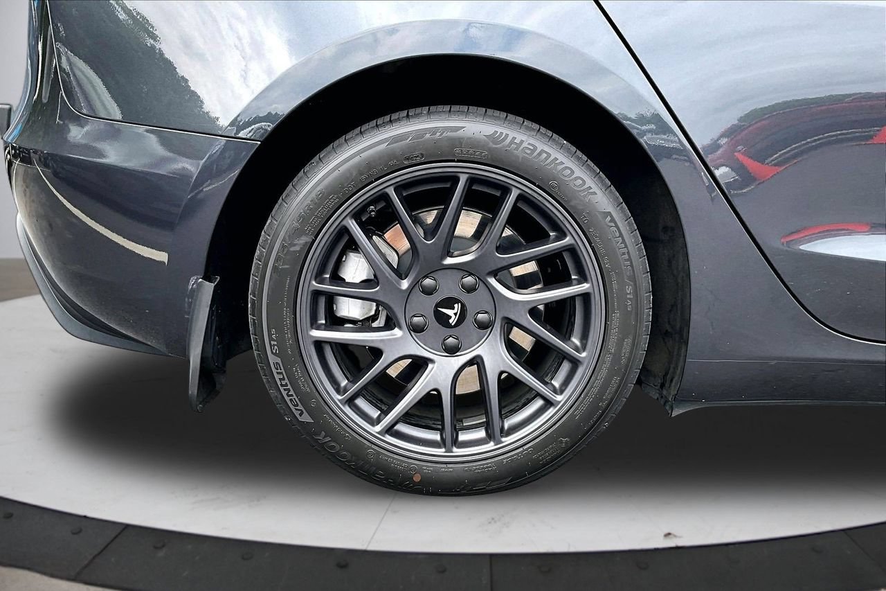 Used 2025 Tesla Model 3 Long Range AWD/4WD image 35