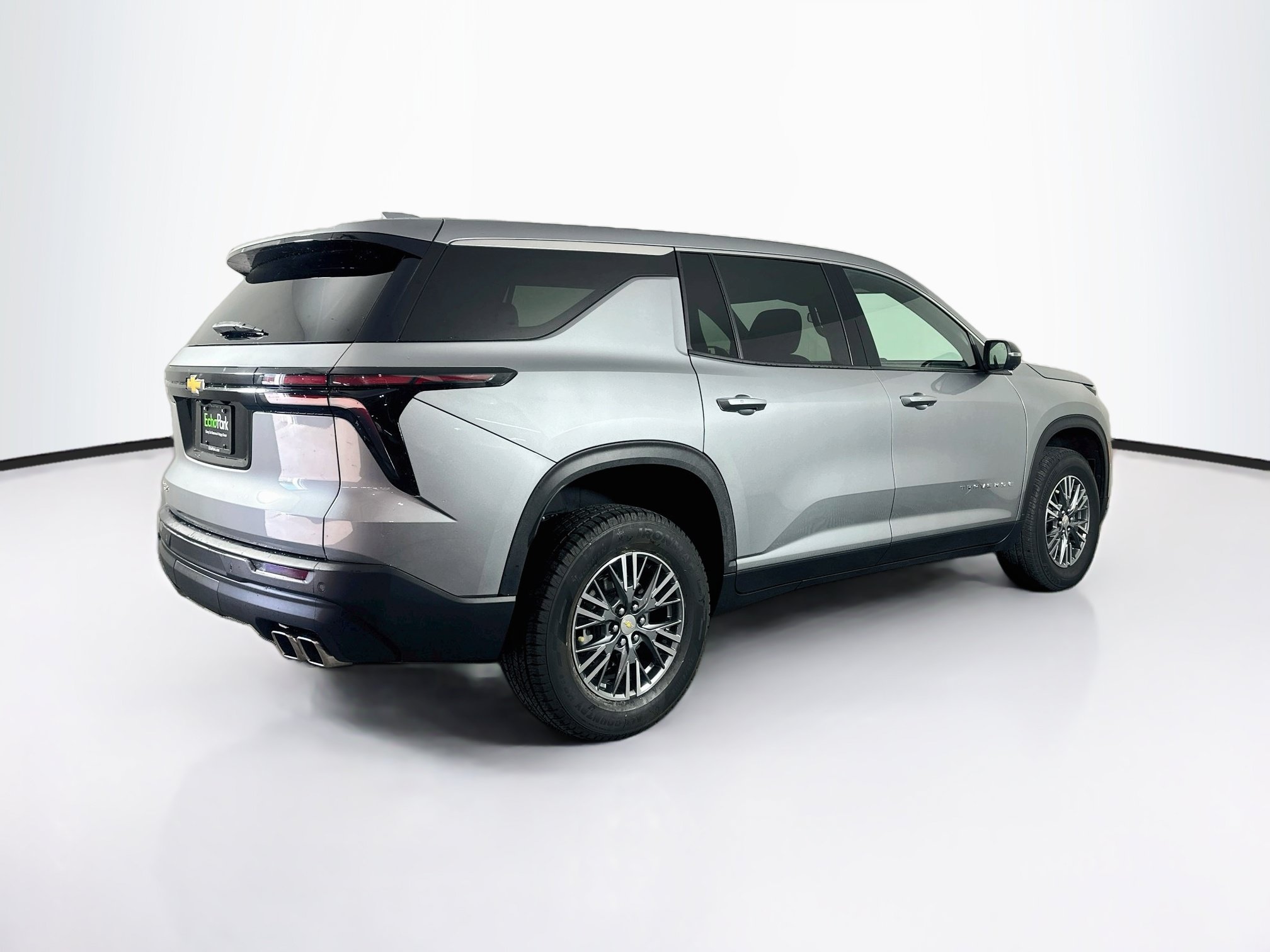 Used 2024 Chevrolet Traverse LS FWD image 9
