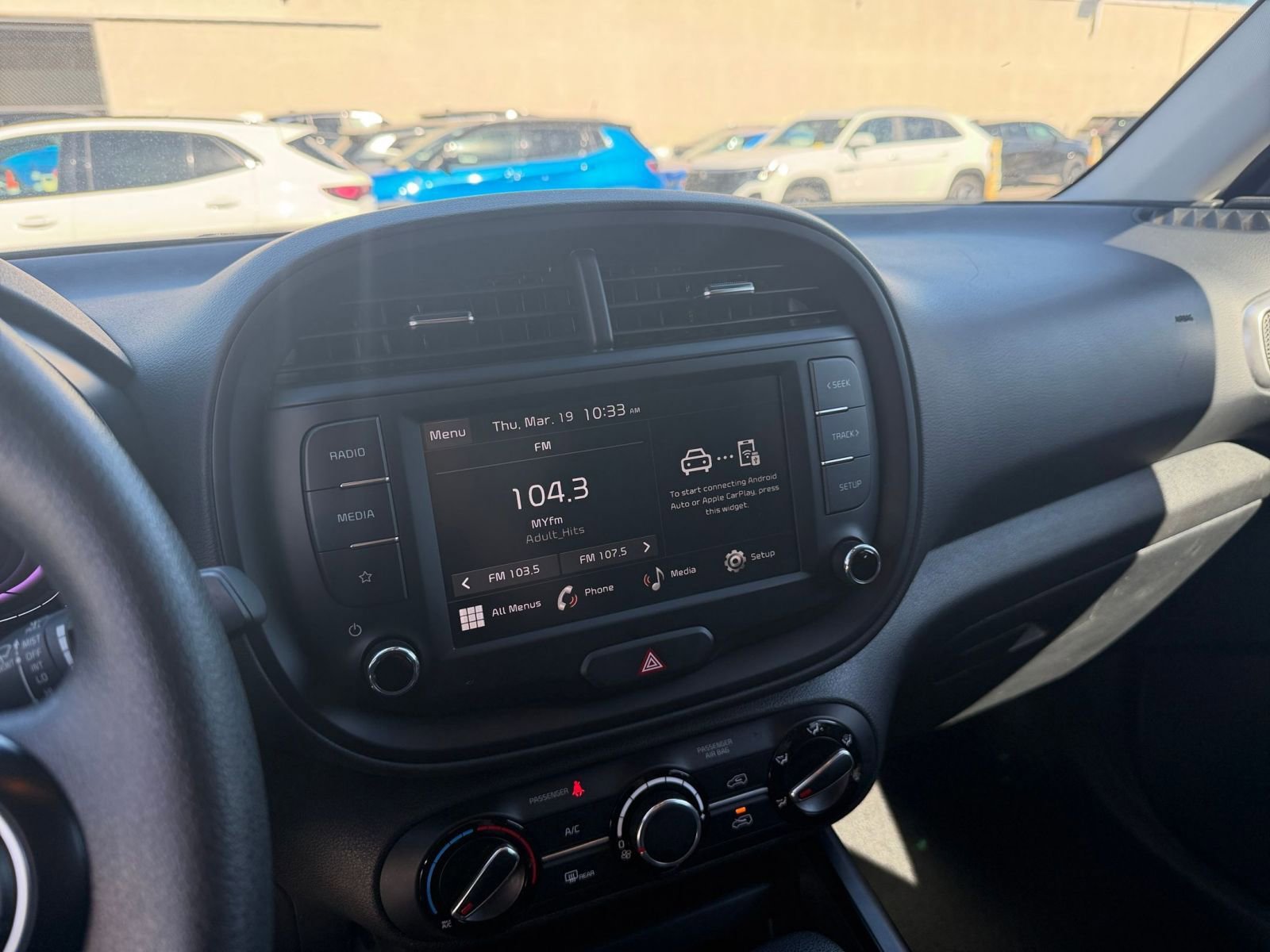 Used 2025 Kia Soul LX w/ LX Technology Package image 20