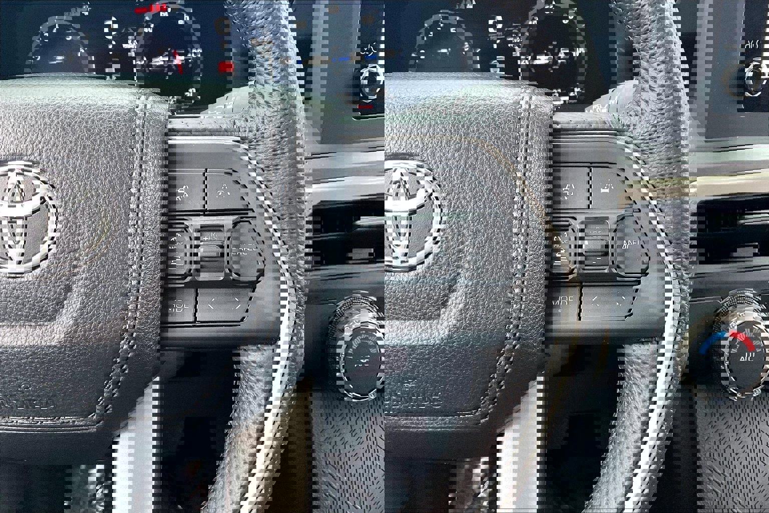 Used 2025 Toyota Tacoma TRD Off-Road image 24