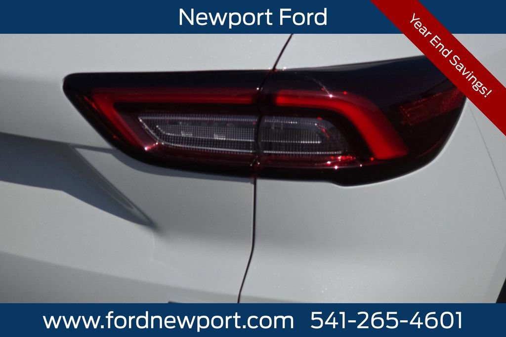 New 2025 Ford Escape SE w/ Class II Trailer Tow Package image 19