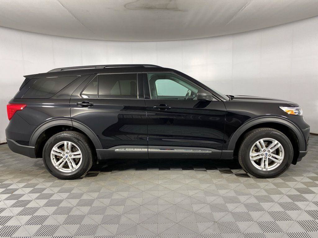 Used 2023 Ford Explorer XLT AWD/4WD image 14