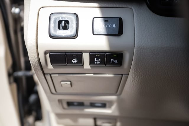 Used 2014 Lexus LS 460 AWD w/ Comfort Package image 39