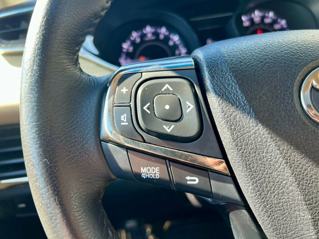 Used 2014 Toyota Avalon XLE Premium image 18