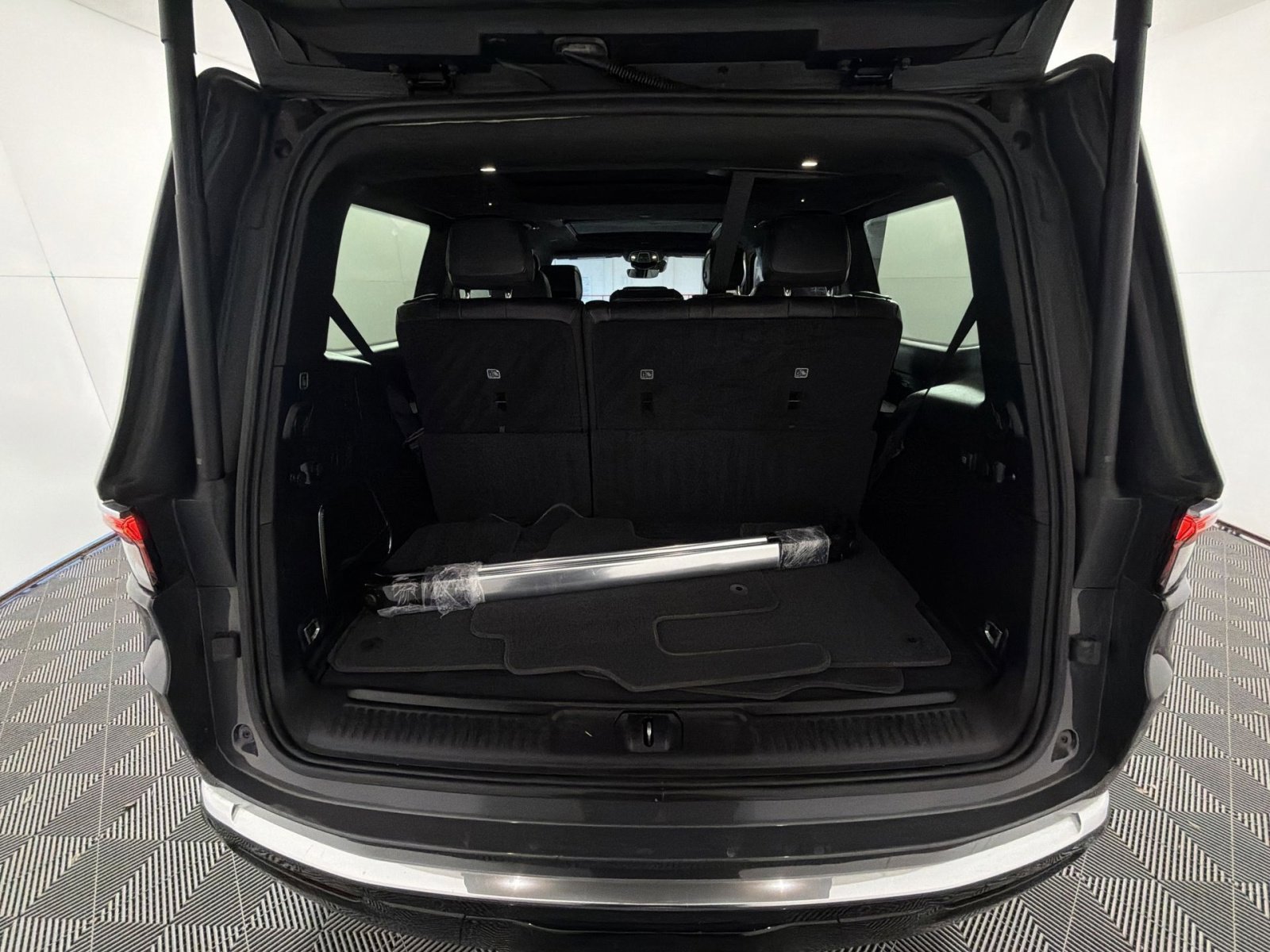 Used 2022 Jeep Wagoneer Series I w/ Premium Group I image 27