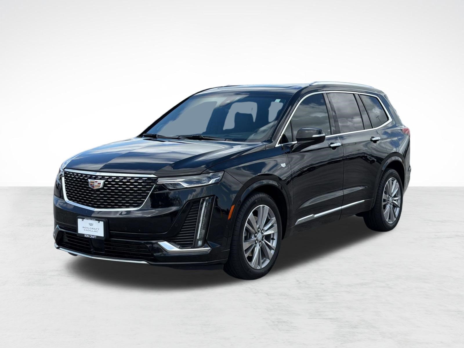 Used 2024 Cadillac XT6 Premium Luxury w/ Technology Package FWD image 1
