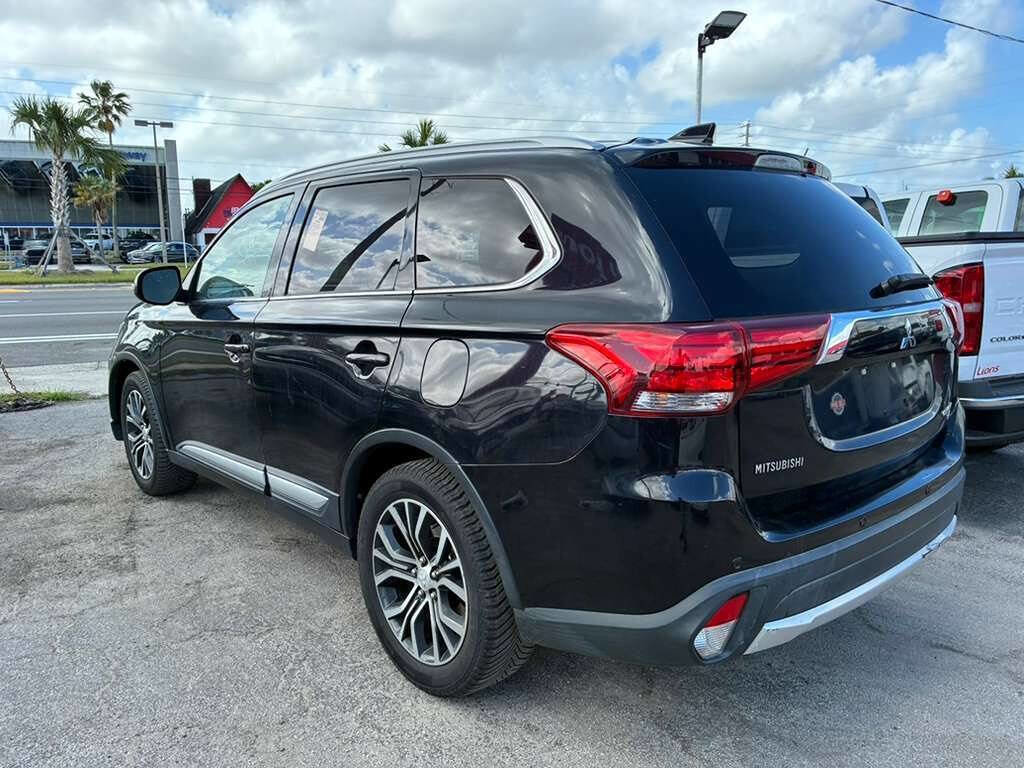 Used 2017 Mitsubishi Outlander GT image 4
