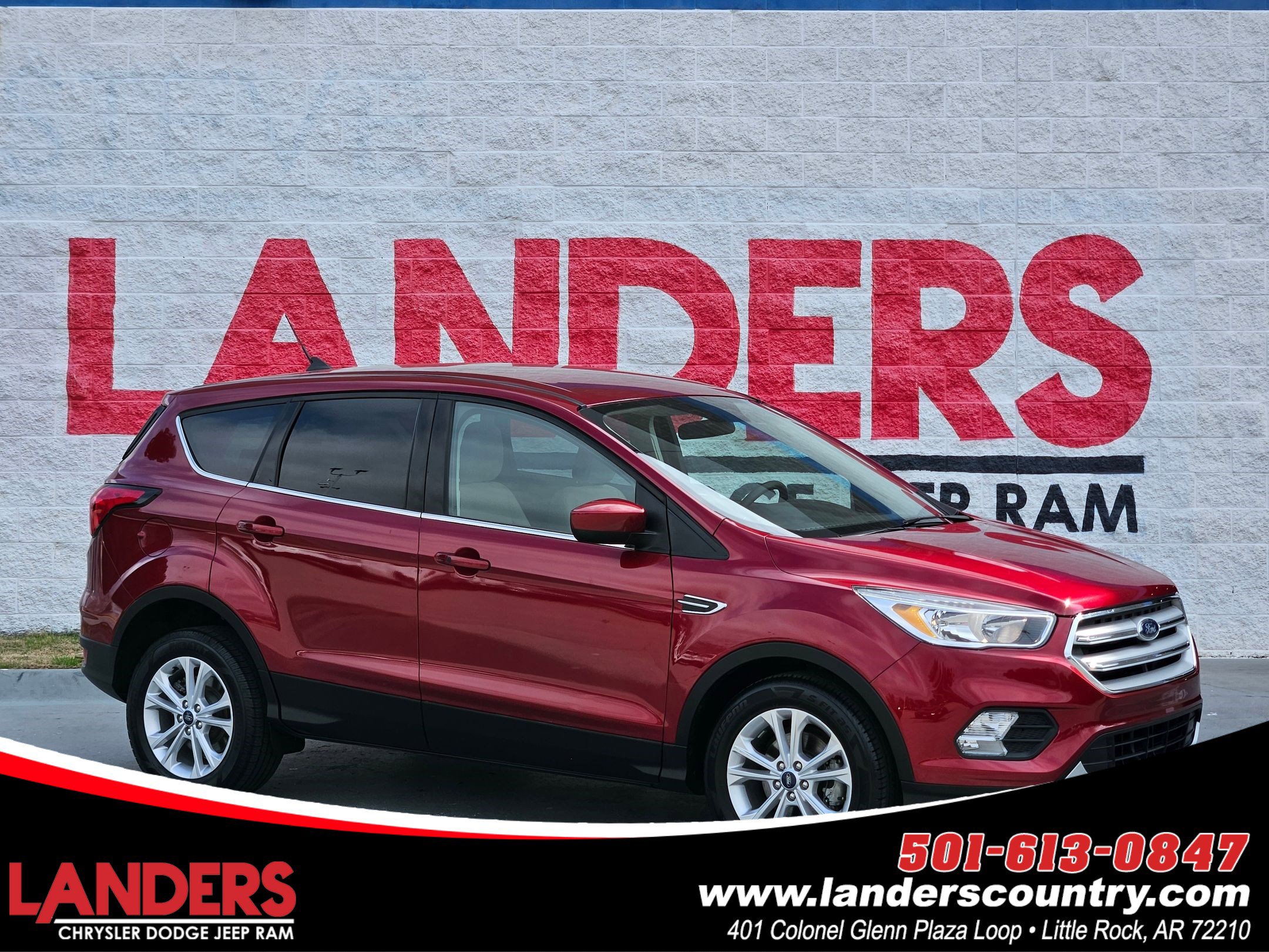 Used 2019 Ford Escape SE image 1