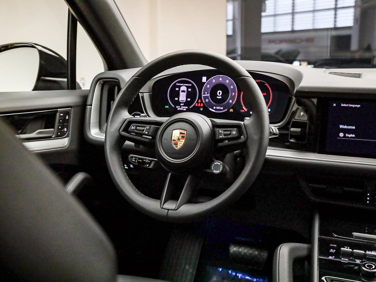 Used 2025 Porsche Cayenne image 18