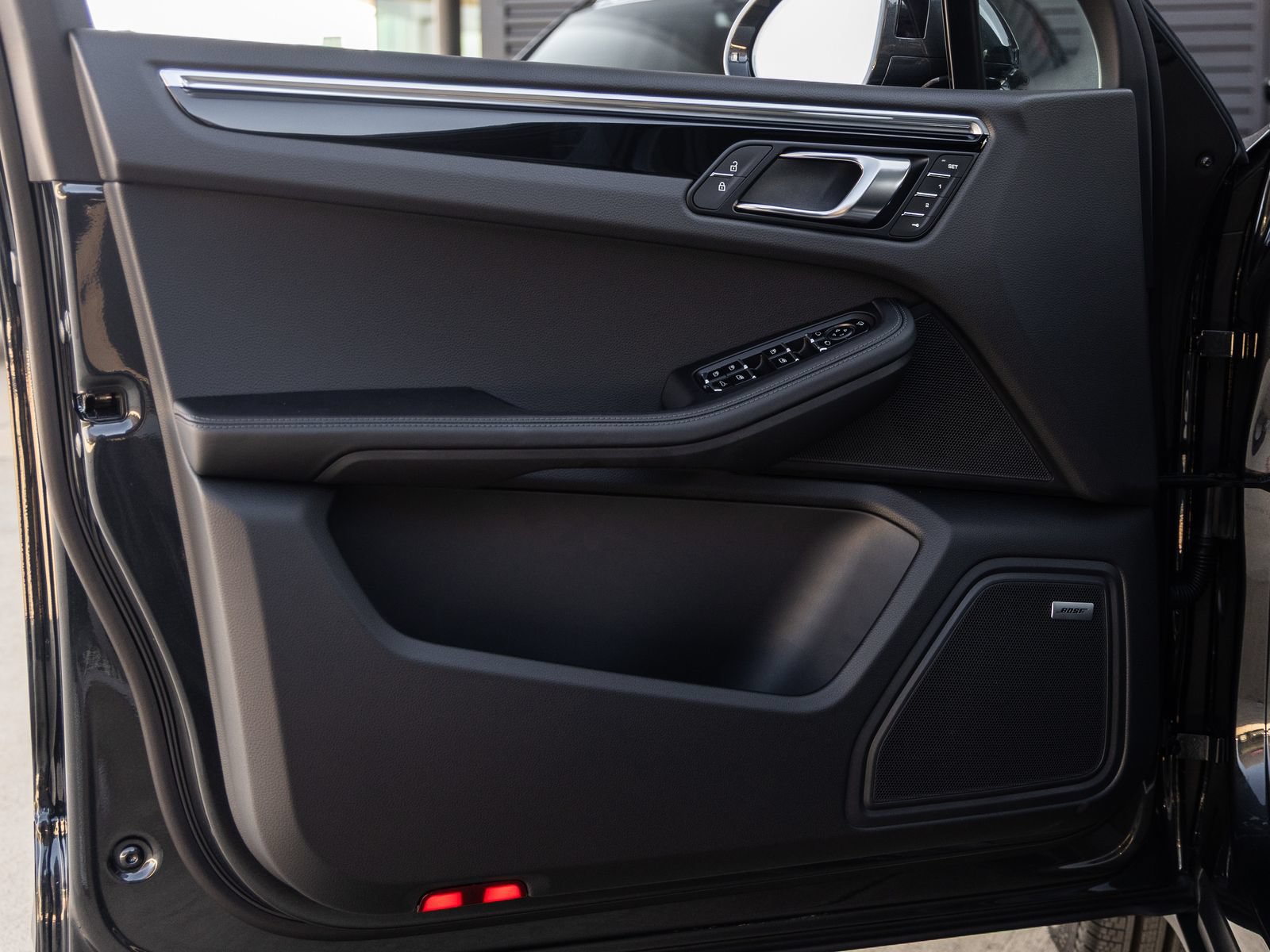 Certified 2026 Porsche Macan S AWD/4WD image 22