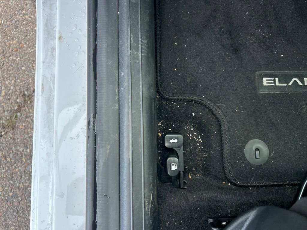 Used 2025 Hyundai Elantra SEL image 12