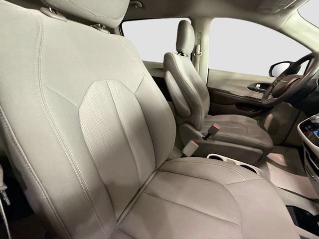 Used 2017 Chrysler Pacifica LX FWD image 27