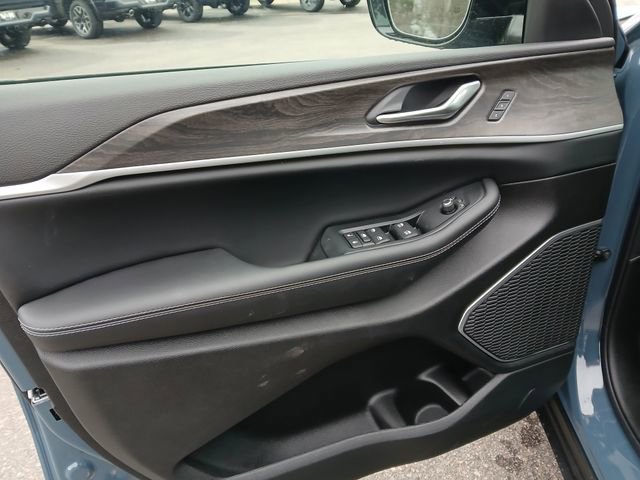 New 2026 Jeep Grand Cherokee Limited w/ Limited Altitude Package image 7