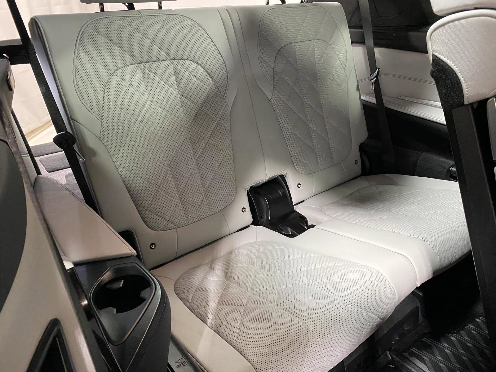 Certified 2025 BMW X7 xDrive40i w/ Premium Package image 22