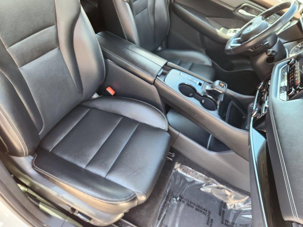 Certified 2023 Nissan Rogue SL w/ SL Premium Package FWD image 11