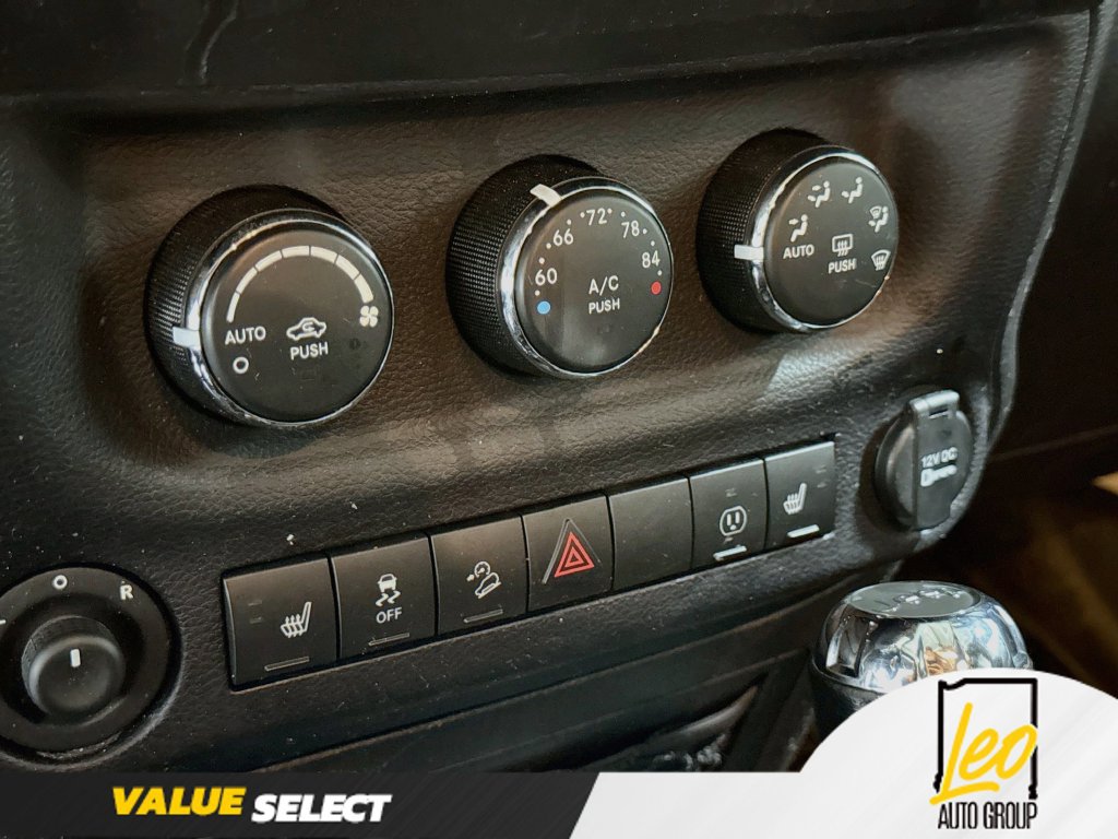 Used 2015 Jeep Wrangler Unlimited Rubicon AWD/4WD image 16
