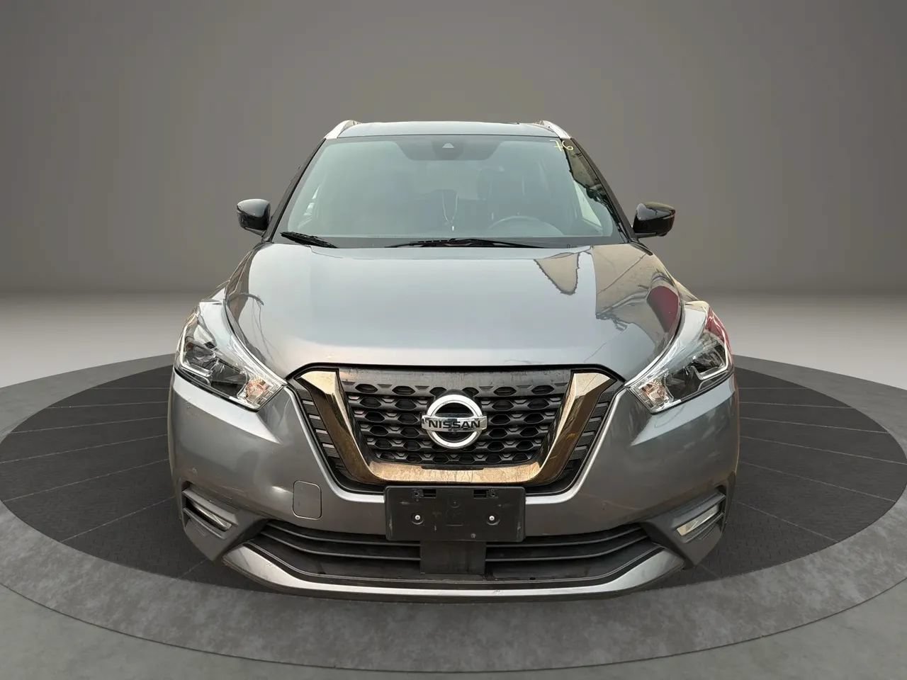 Used 2020 Nissan Kicks SR w/ SR Premium Package FWD image 2