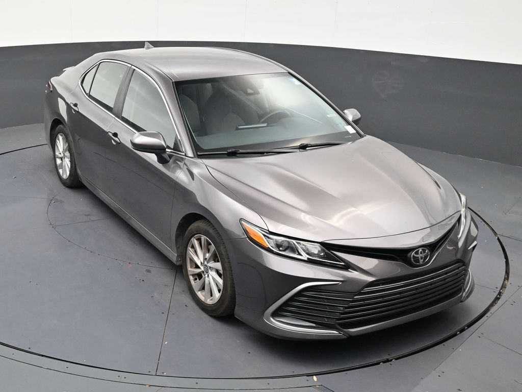 Used 2022 Toyota Camry LE FWD image 18