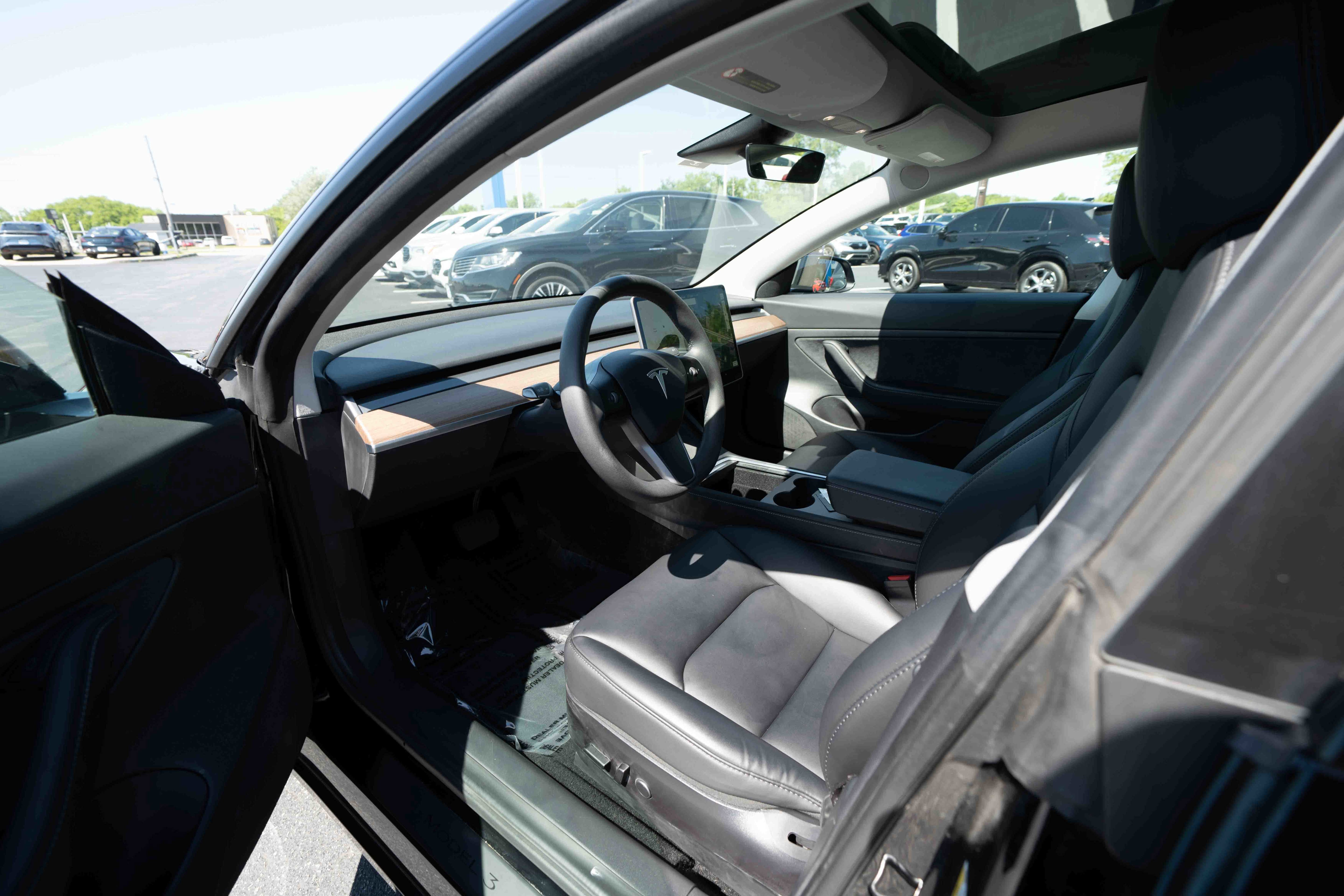 Used 2021 Tesla Model 3 Standard Range Plus RWD image 8
